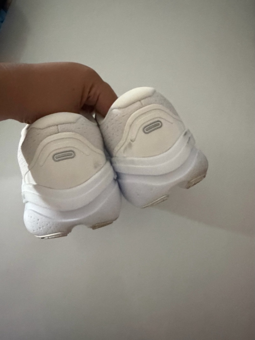 Brooks Mens ghost max 2 White Athletic Running Sneakers 9 wide - Picture 3 of 7